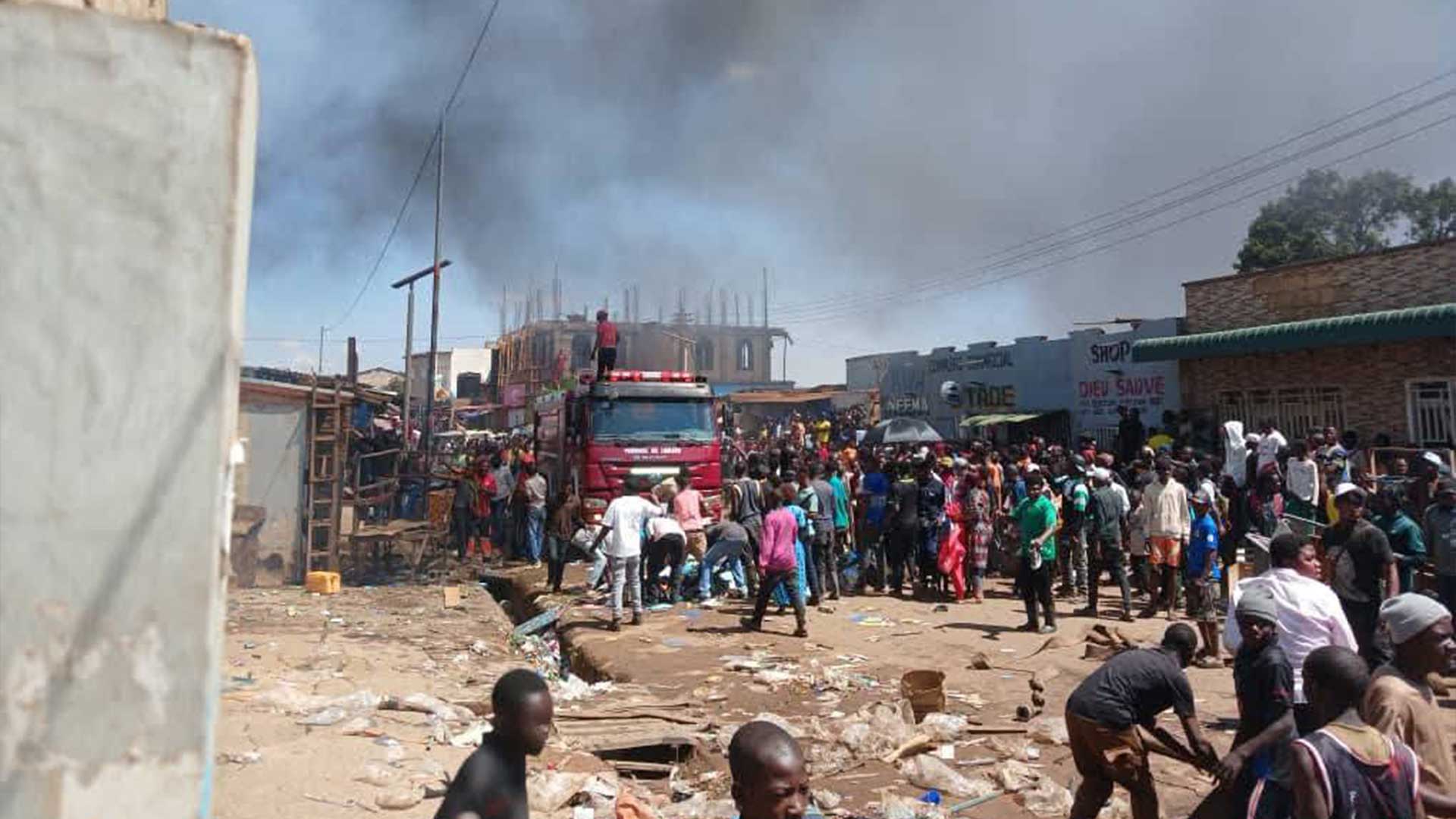 Kolwezi : Un incendie ravage 3 commerces à la cité Manika, les pompiers en manque d&rsquo;eau